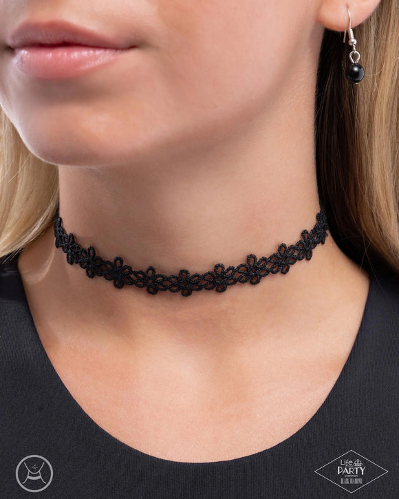 Daisy Love • Black