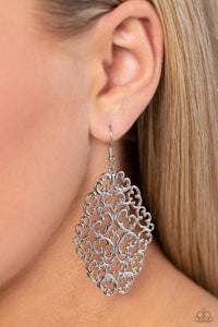 contemporary-courtyards-silver
