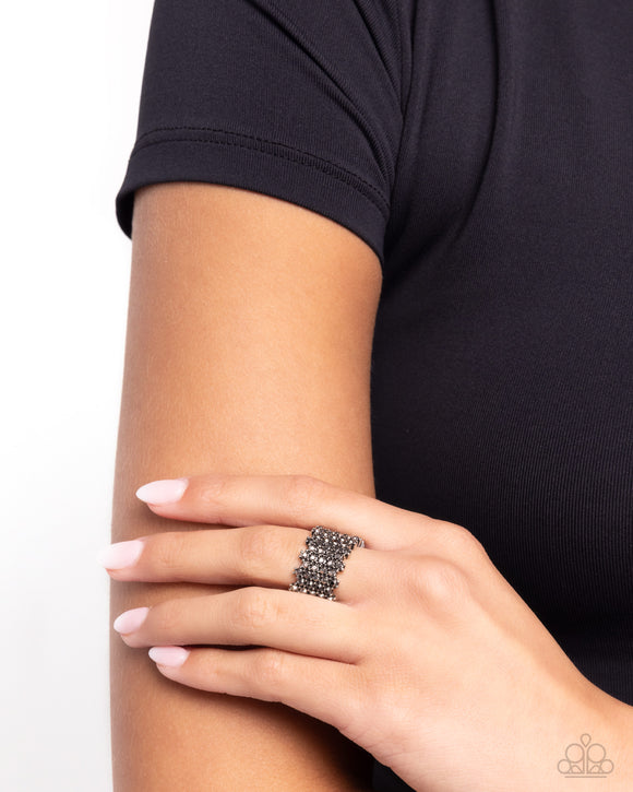 vividly-vertical-silver