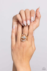 shopaholic-statement-gold
