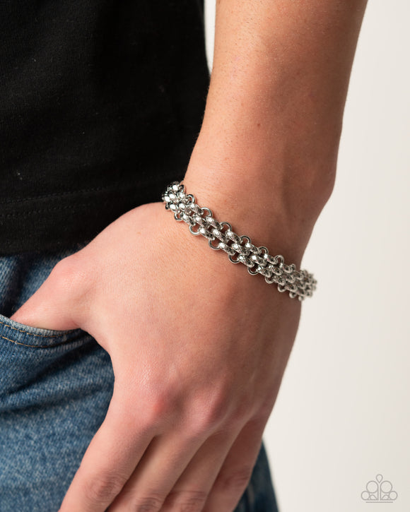 interlocked-independence-silver