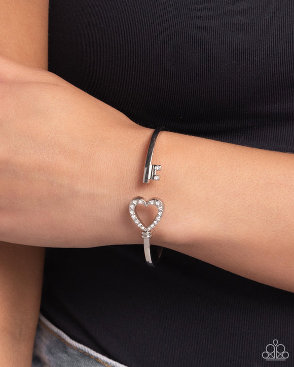 the-key-to-romance-white
