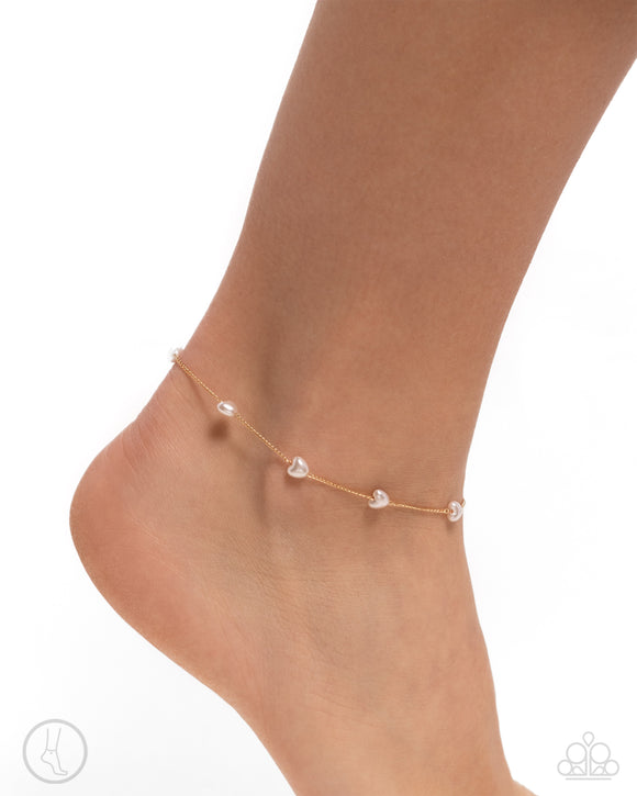 charming-court-gold