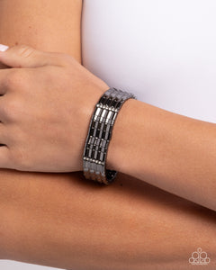 glistening-getaway-black