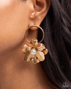 backyard-bling-gold