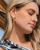 sea-horse-statement-gold