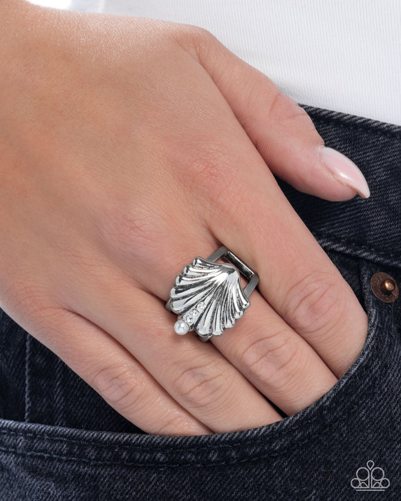 seashell-side-white