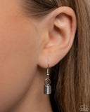 sleek-suite-silver