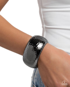 hammered-hassle-black