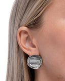 layered-leader-silver