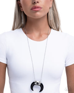 horn-haute-black