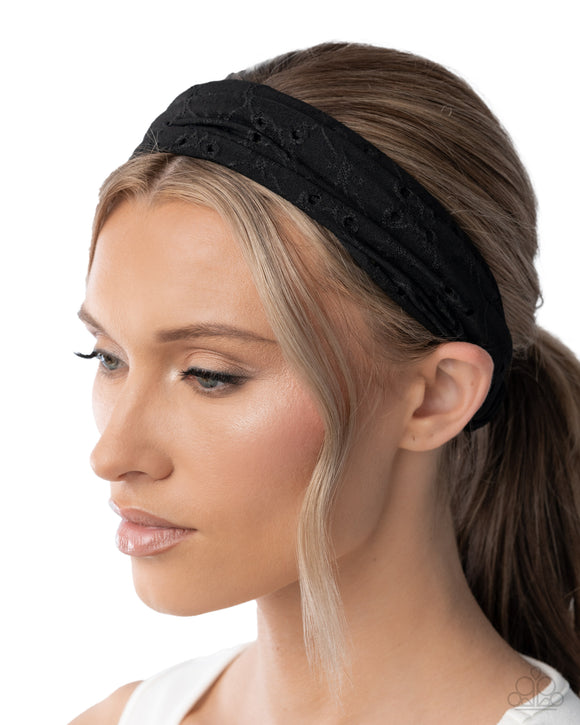 eyelet-elegance-black