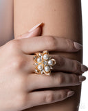 giving-glitz-gold