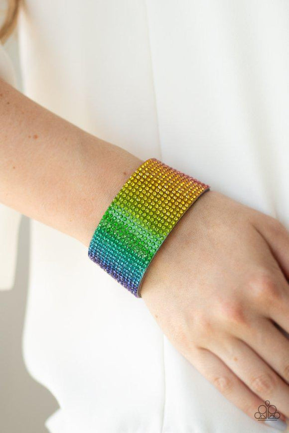 Fade Out • Multicolor