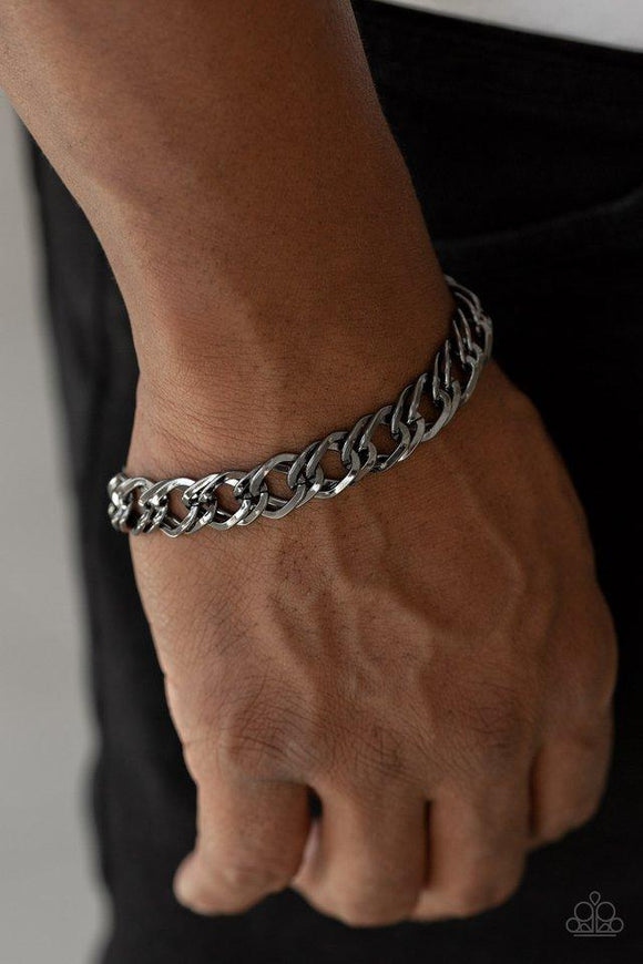 On The Ropes • Gunmetal