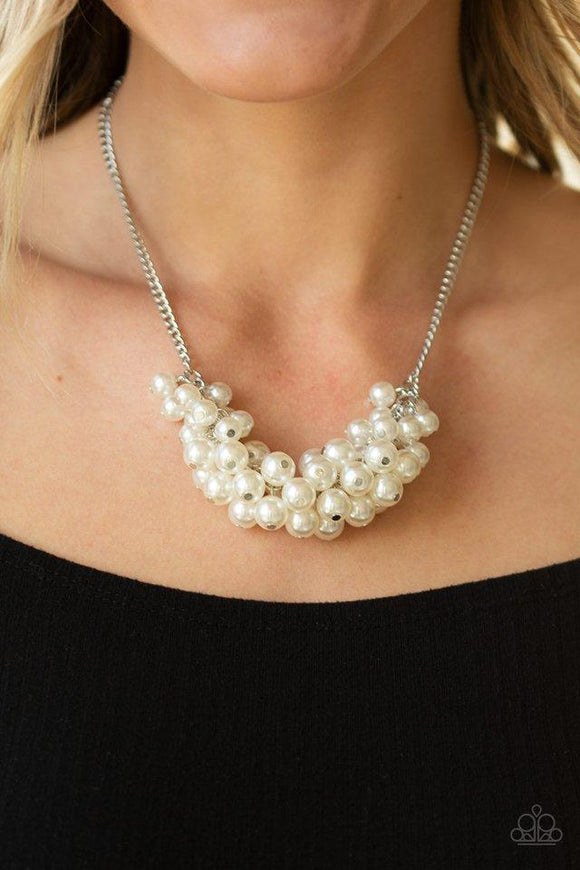 Grandiose Glimmer • White