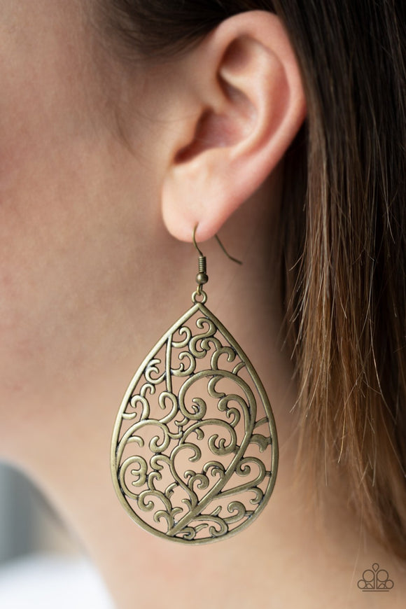 Grapevine Grandeur • Brass