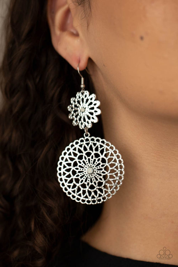 Garden Mantra • White