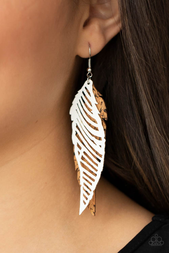 WINGING Off The Hook • White