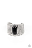 Poshly Pharaoh • Black