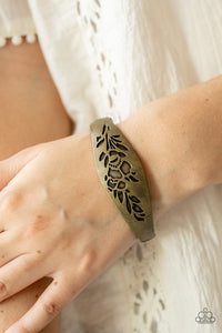 fond-of-florals-brass