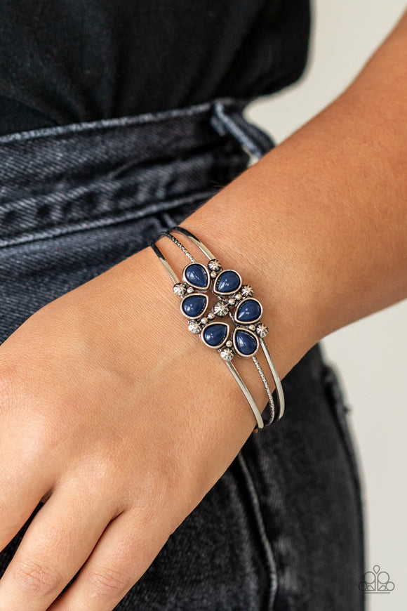 Taj Mahal Meadow • Blue