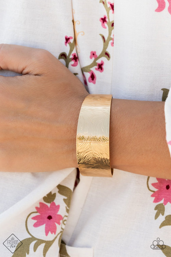 Coolly Curved • Gold