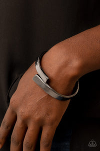 dare-to-flare-black
