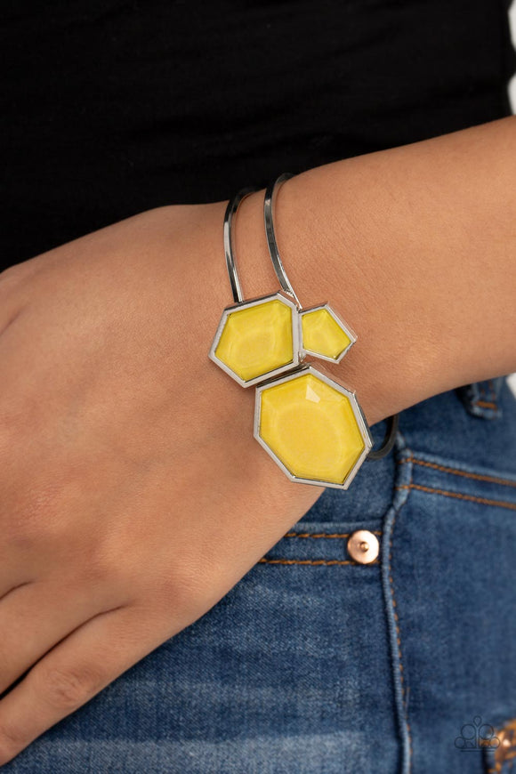 tourist-trapezoid-yellow
