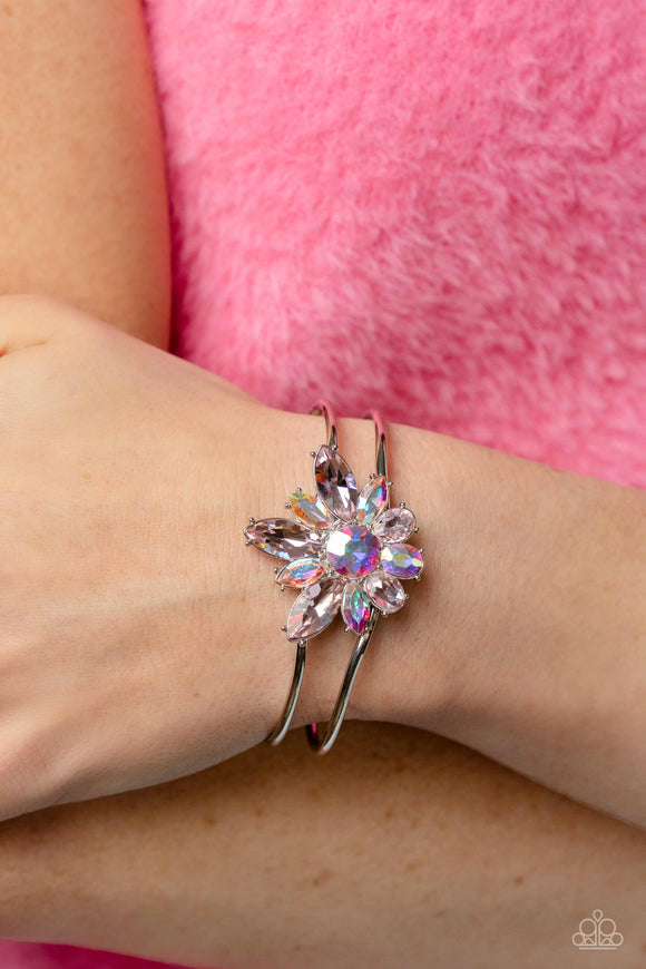Chic Corsage • Multicolor