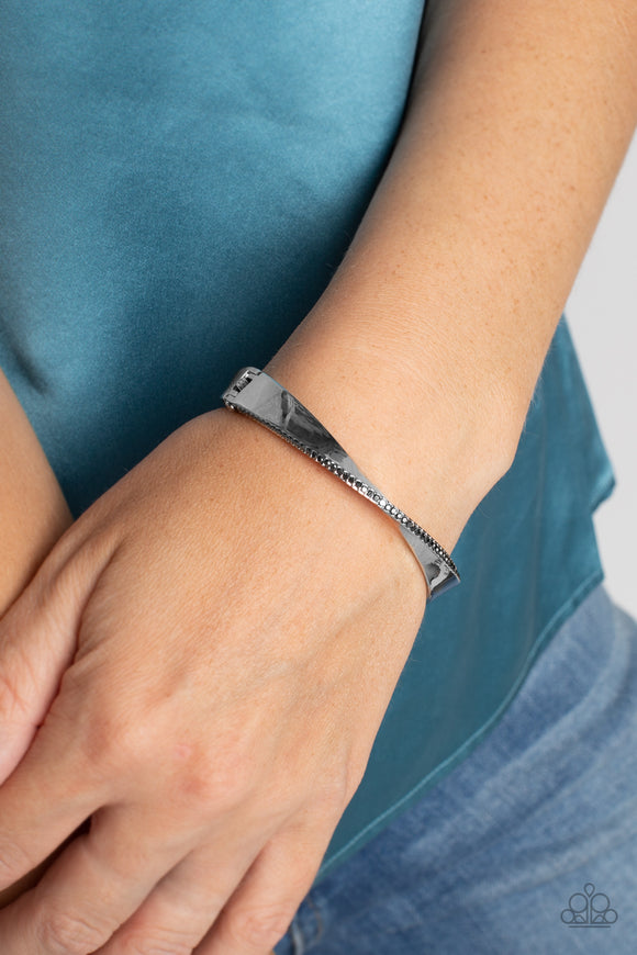 artistically-adorned-silver