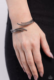 elven-elegance-black