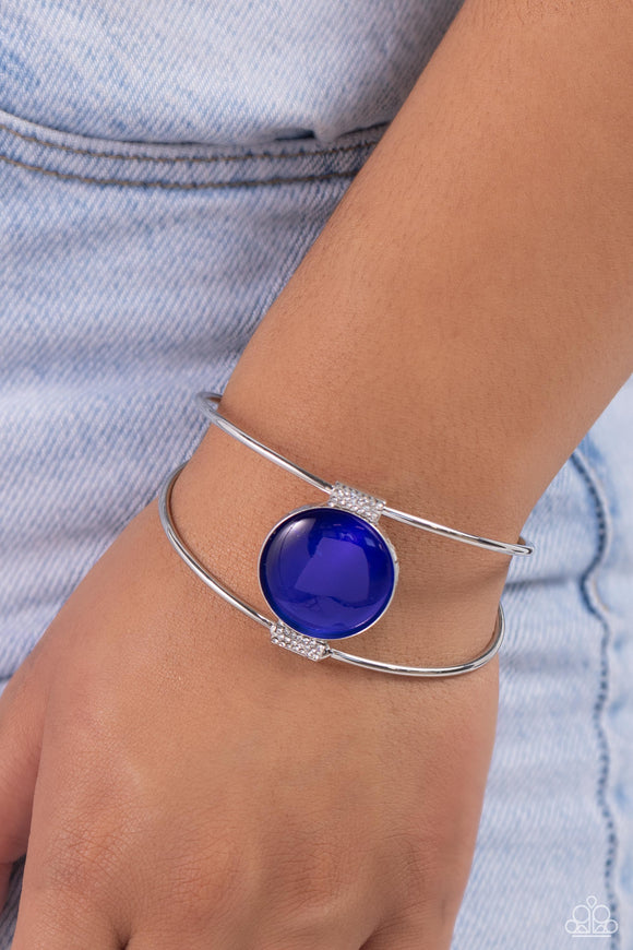 candescent-cats-eye-blue